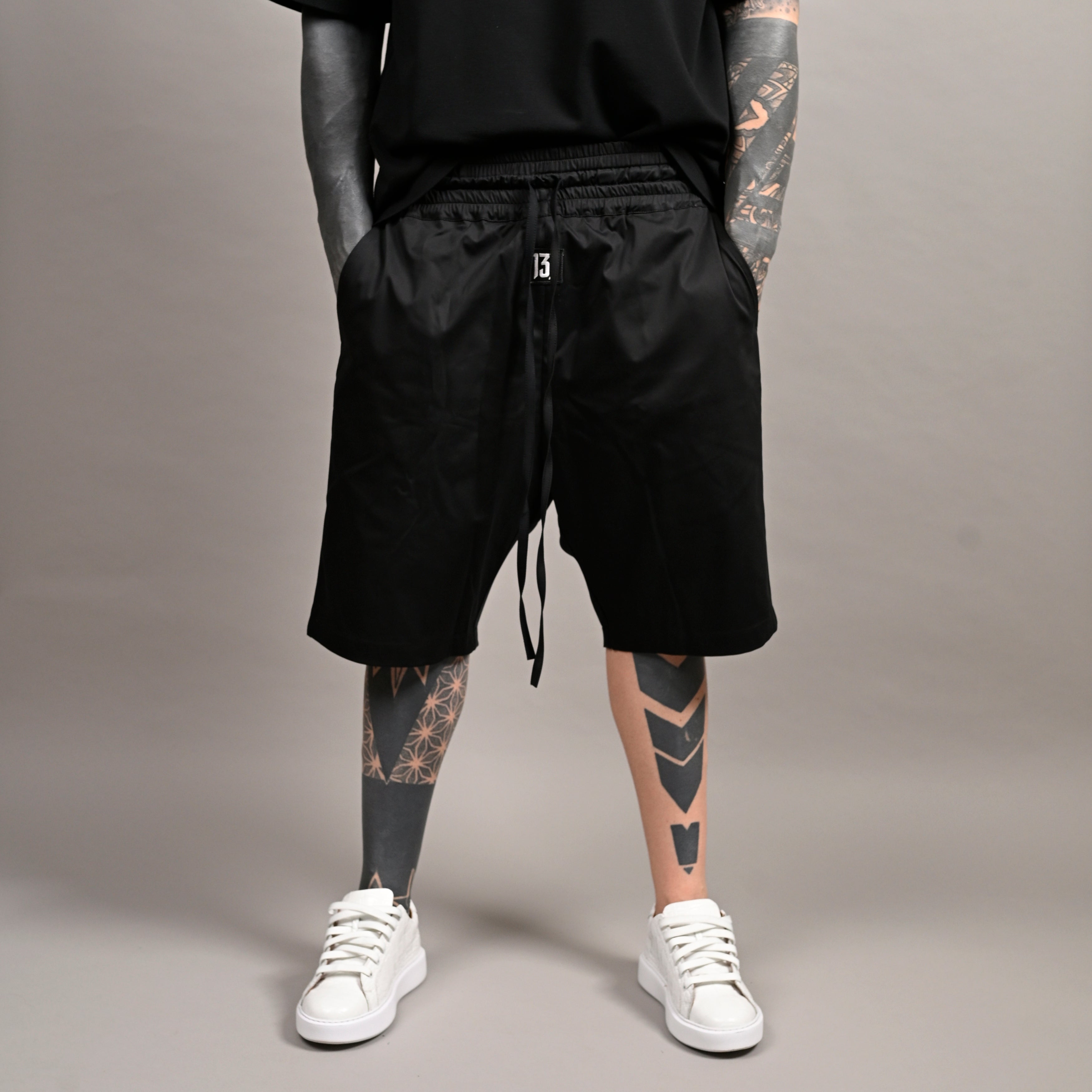 DROP CROTCH SHORTS - BLACK